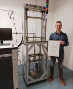 Unser Laborleiter vor der K-KNME-50-N